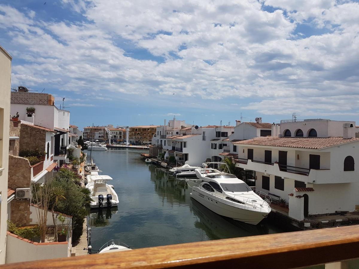 Magnifico Apartamento Junto Al Canal Principal. エンプリアブラバ エクステリア 写真